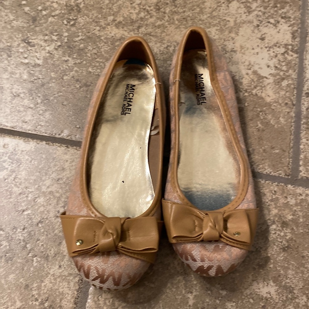 Michael khors gold brown tan ballet flats bow size 2